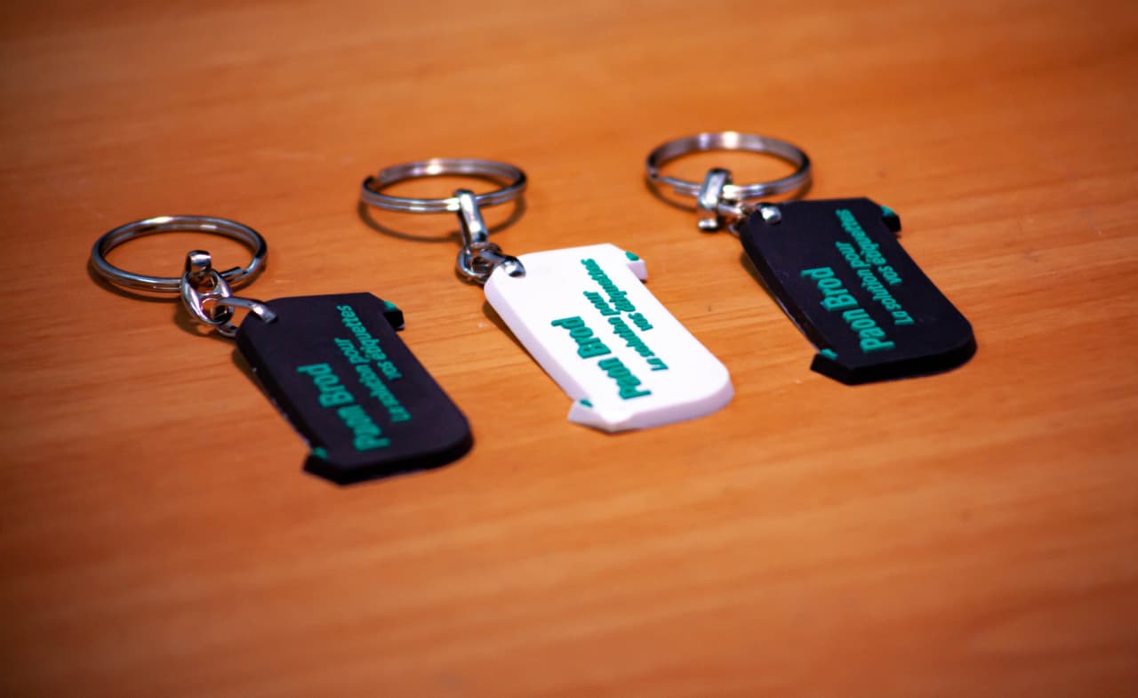 Logo silicone en relief pour vêtement